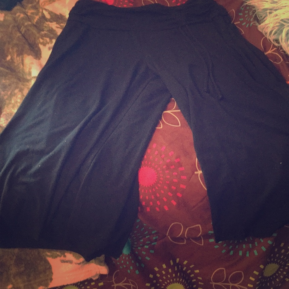 Joe Benbasset black capri
